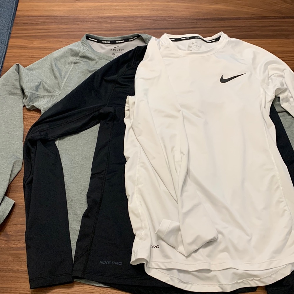 Nike Men’s small dri-fit long sleeve shirts